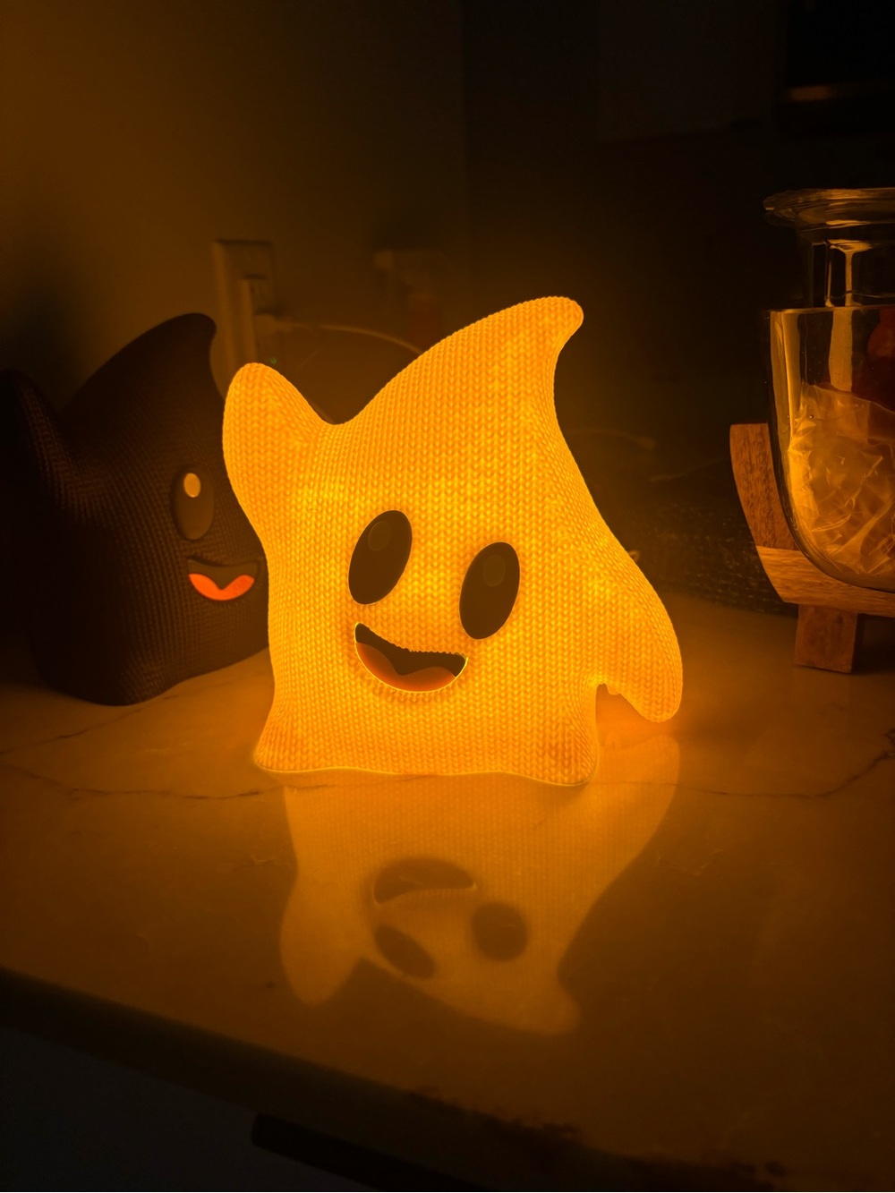Luna super Mario lamp (yellow one only)